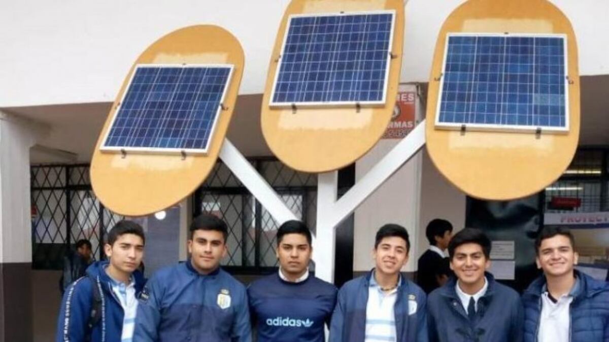 Un grupo de estudiantes creó un horno solar que donarán a escuelas de alta  montaña | Vía Tucumán